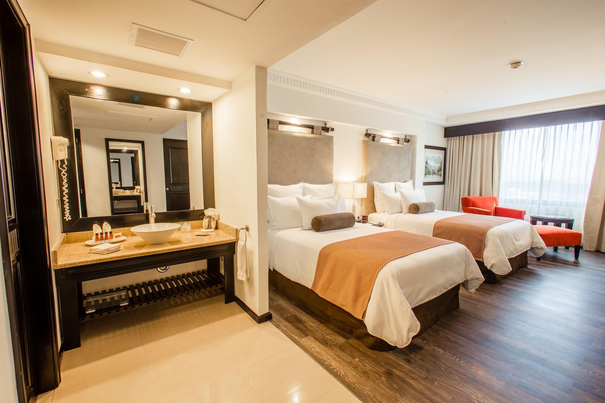 Tikal Futura & Convention Center Hotel 5*