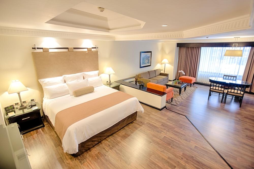 Tikal Futura & Convention Center Hotel