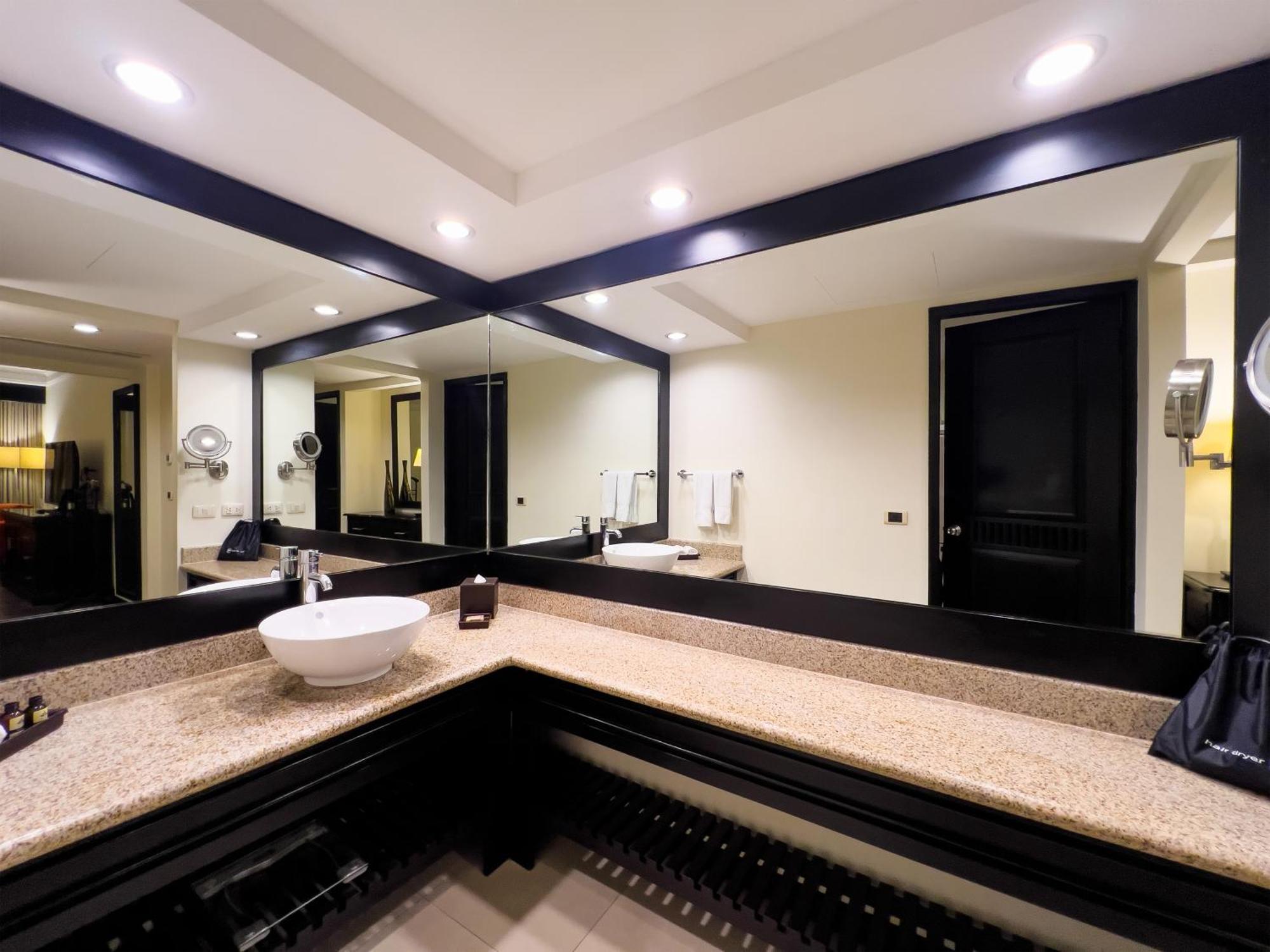 Tikal Futura & Convention Center 5*